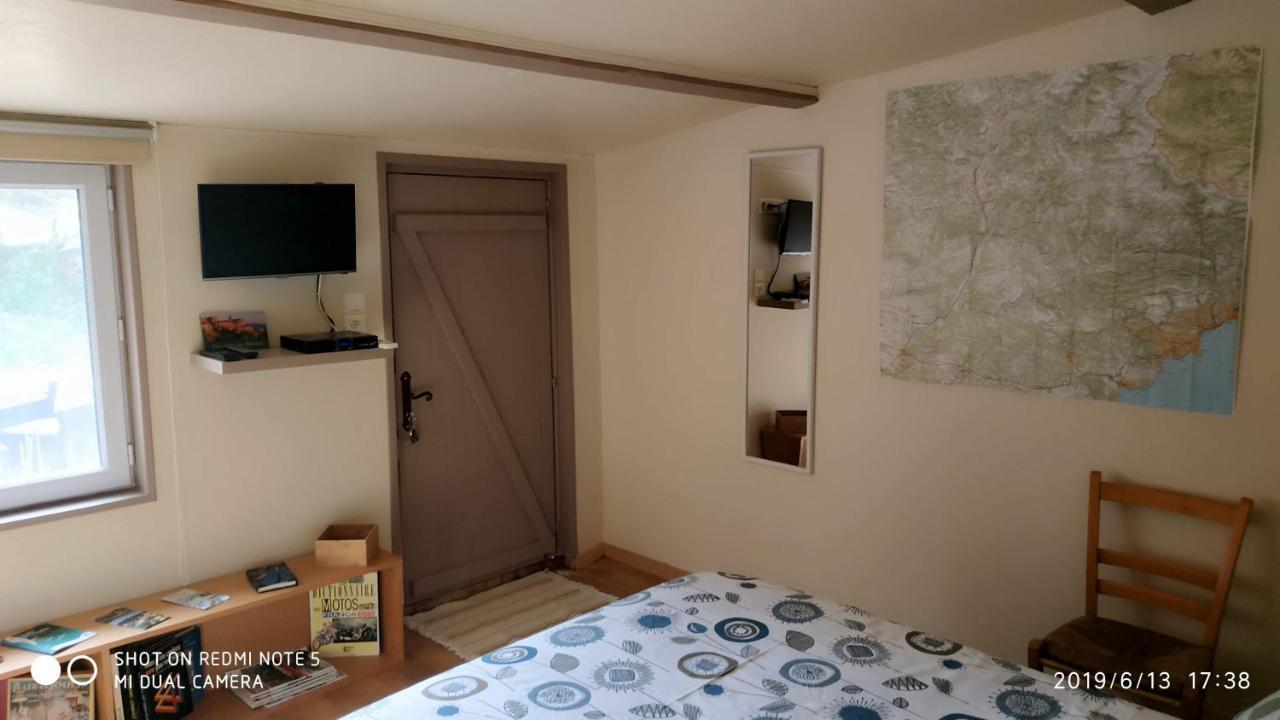 L'Establoun Apartment Saint-Martin-de-Brômes Exterior photo